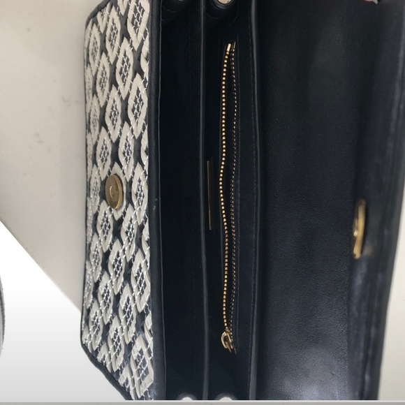 💕SALE💕Tory Burch Robinson woven satchel - Picture 4 of 9